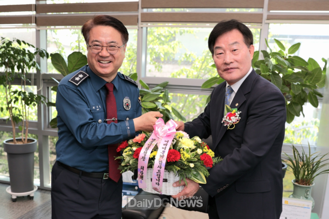 경북경찰청장, 어버이날 문경 노인회 방문