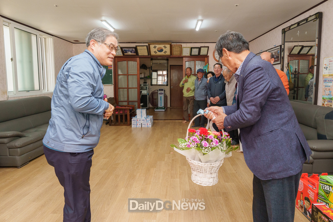월성원자력본부, 어버이날 맞이 동경주지역 경로단체 방문