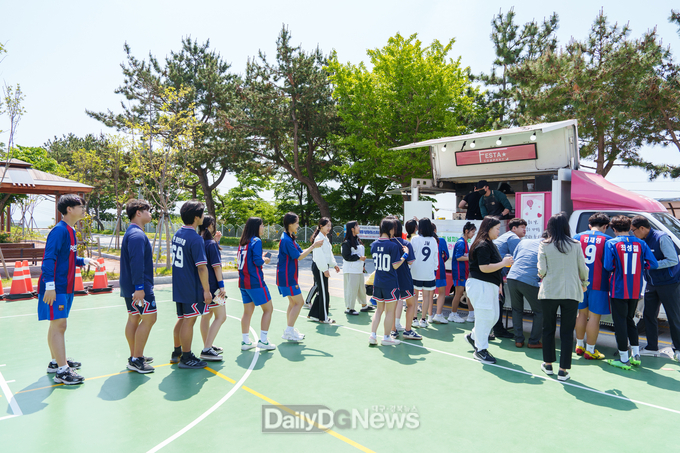 월성원자력본부, 발전소주변지역 초중고 9개 학교 737명에게 특별 간식 지원