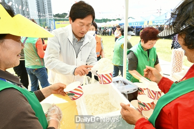 경산시 진량읍 청년회, ‘제15회 진량읍민 孝가요제 및 한마당 큰잔치’개최