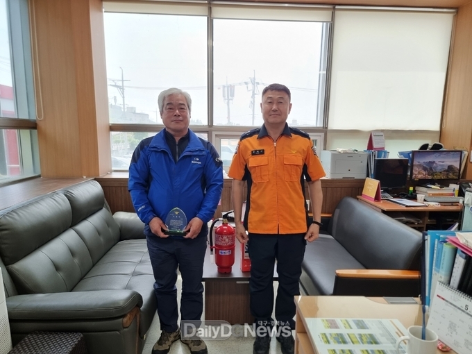 의성소방서, 화재현장 초기진압 민간인 표창 수여