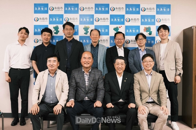 토시마시 방문(1열 왼쪽부터 박주형시의원, 상주시장, 이토시마시장, 김진철도시과장)