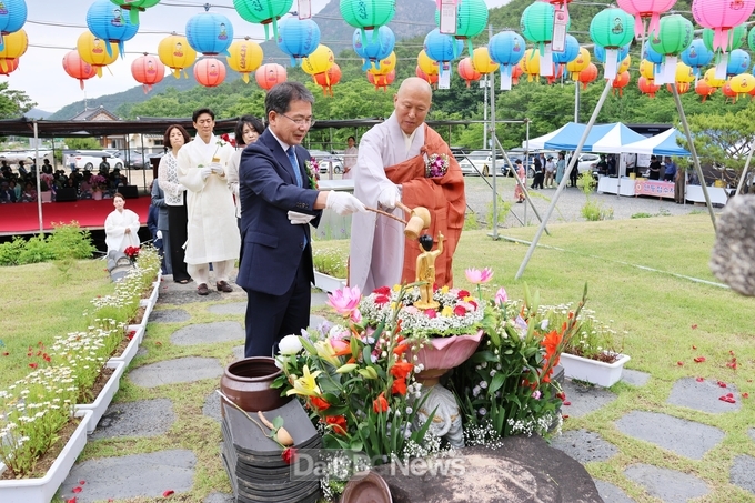 김진열 군위군수, 봉축법요식 참석 등 지역 사찰 방문