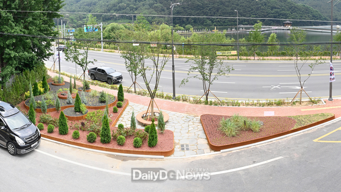 달성군은 송해공원 공한지를 정원 형태의 녹지 공간으로 조성했다. (사진=달성군 제공)