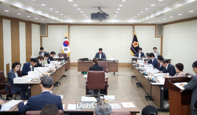 대구시의회 예산결산특별위원회 회의 모습. (사진=대구시의회 제공)