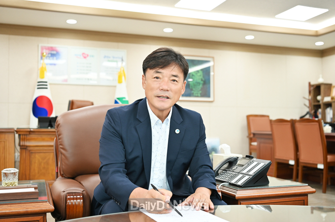 민선8기 1주년 맞은 윤경희 청송군수,“군민과 소통하며 새로운 변화와 도약 이뤄내겠다”