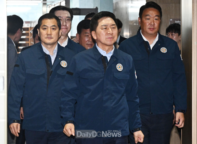 국민의힘 김기현 대표18일 서울 종로구 중앙재난안전대책본부 서울상황센터에 들어서고 있다. (사진=천지일보 홈페이지 캡처)