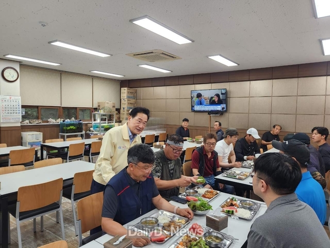 최기문 영천시장, 여름철 폭염 속 현장근무자 격려