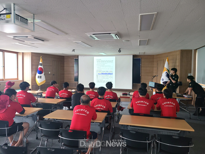 영덕군, 울진해경과 수상인명구조요원 합동훈련