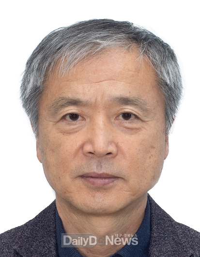 재단법인 달성교육재단의 초대 대표이사로 임명된 이희갑 前 대구미래교육원장. (사진=달성군 제공)