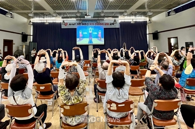 대구 북구보건소. 어르신 자가 건강관리 강화 교육 실시 모습. (사진=북구청 제공)