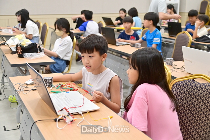 청소년 창의 융합 캠프 운영