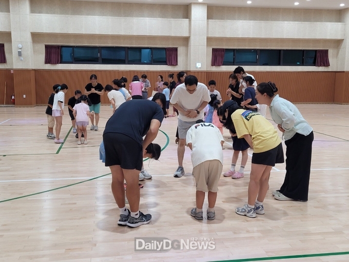예천군 가족센터, 가족사랑의 날 맞이 ‘가족오락관’ 체험