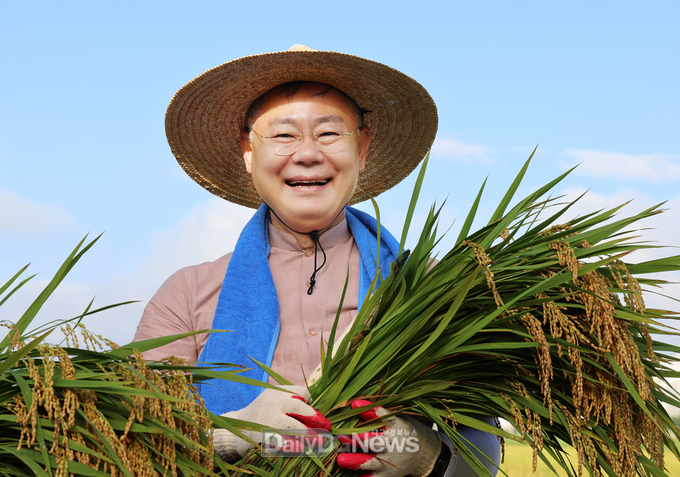 칠곡군, 올해 첫 벼 수확!