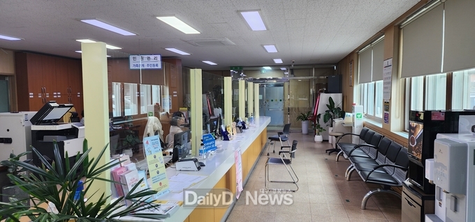 의성군 민원실, 안전강화유리 설치 완료