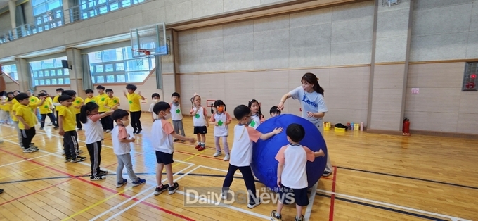 대구장산초병설유, 장산초 1학년과 함께 하는 튼튼이의 날 운영 모습. (사진=대구시교육청 제공)