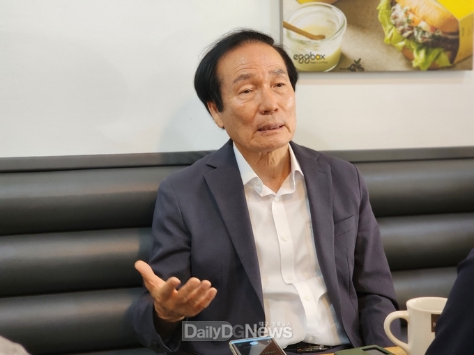 김주수 의성군수가 7일 대구경북통합신공항 물류단지와 화물터미널 분리는 절대 안 된다고 주장하고 있다.(사진=대구경북인터넷기자협회 제공)