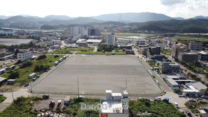  주차난 겪는 용황상업주거지구內 임시주차장 조성