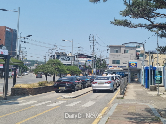 영주시는 택시 기본요금을 4년 만에 700원 인상했다(영주역 택시 승강장 모습).