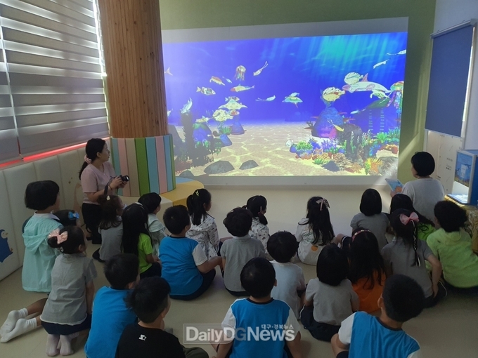 경산시립도서관 ‘AR·VR 체험존’ 인기리 운영