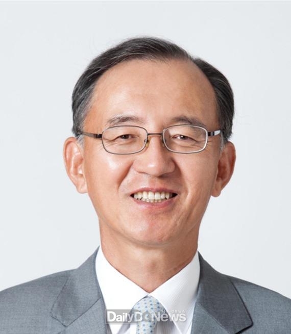 前)대법관 출신 박일환 변호사, 군위군에 고향사랑기부제 고액 기부