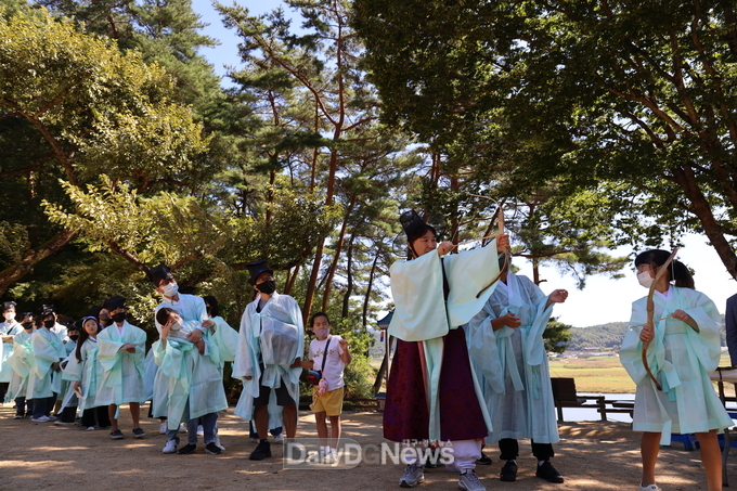도산서원에서 펼쳐지는 현대판 과거체험