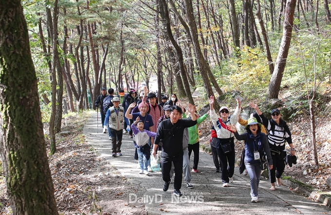 2023년 냉산 역사탐방 숲길 걷기 축제 개최