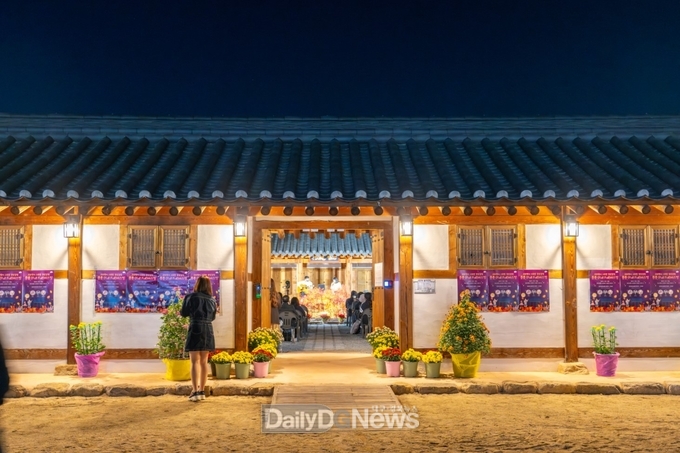 국화향이 그윽한, 경상감영 폴폴(Fall Fall) 버스킹 성황