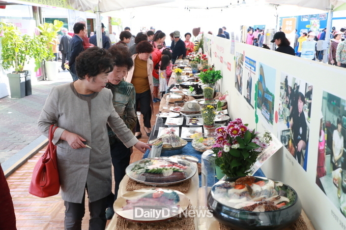 예천군, 농산물축제에서 모범음식점 대표메뉴 전시