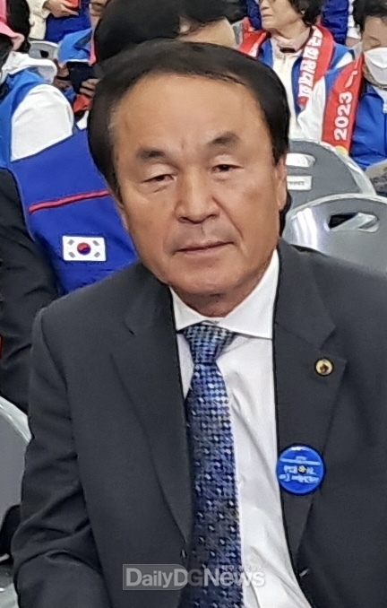 4.바르게살기_김국동_부회장(바르게금장)