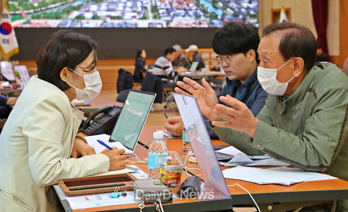 시민 고충 해결하는 달리는 국민신문고 열려