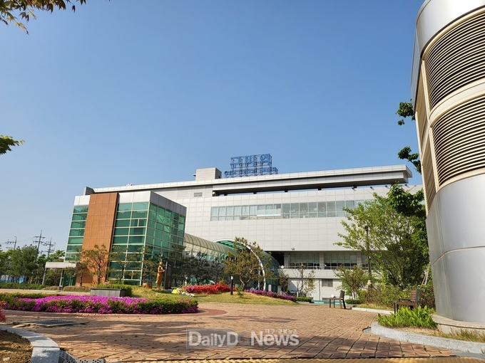 구미역사 후면