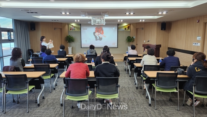 의성군,‘아가사랑 자원봉사단’및‘육아지도활동가’ 역량강화 교육 실시