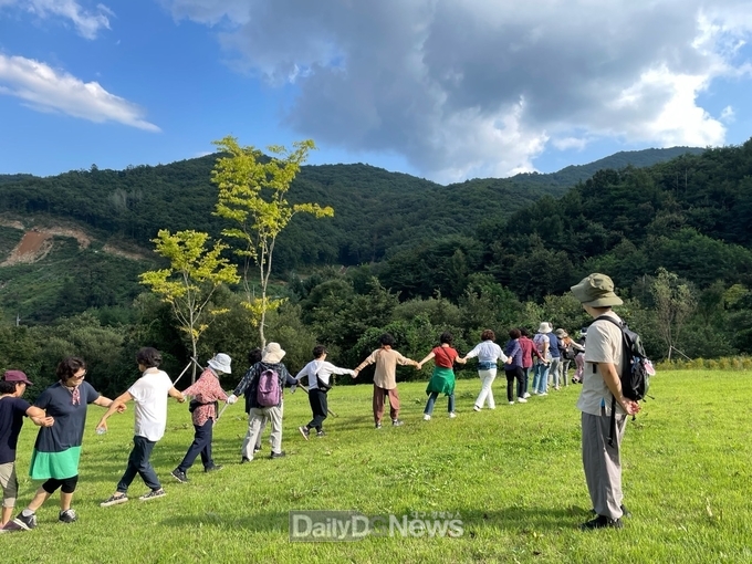 산림치유프로그램 '멈추고당'-리듬있게 걷기)
