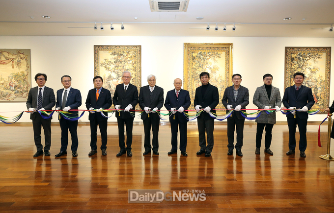 계명대학교. 권영호 인터불고그룹 명예회장 기증 작품 전시회 개막식 모습. (사진=계명대 제공)