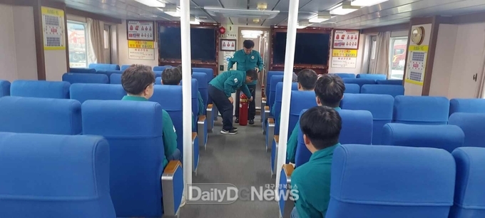 “독도평화호 승무원, 안전운항 위한 교육 실시”