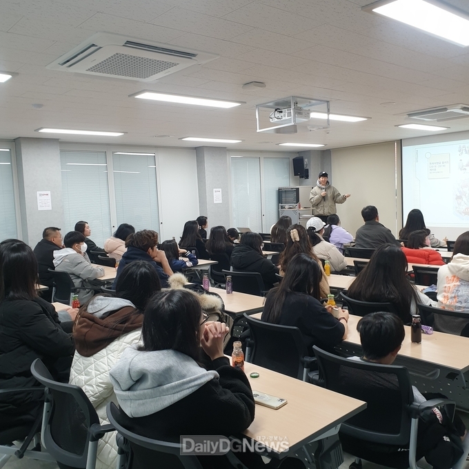 네이버 웹툰 ‘천상의 주인’ 작가 MOOHAK의 초청 특강