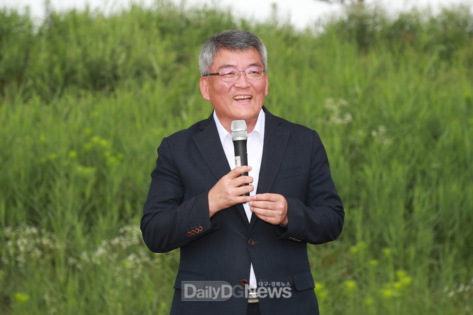 김학동 군수