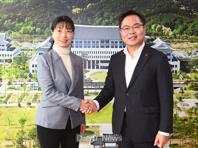허쉬지안(何旭娟) 中 후난여자대학교 총장, 경북도 방문