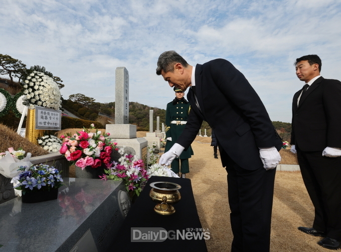 이강덕 시장, 청암 정신이 곧 포항의 자긍심…박태준 회장 12주기 추모