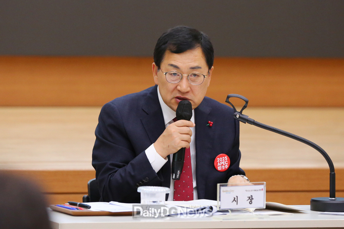 주낙영 경주시장, 12월 확대간부 회의에서 내년 총선관련 위반사항 발생 시 지위고하를 불문하고 엄중조치를 재지시 하고 있다