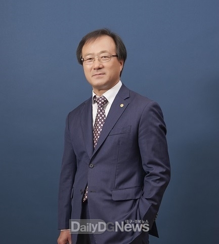 일직면 출신 김명돌 세무사 