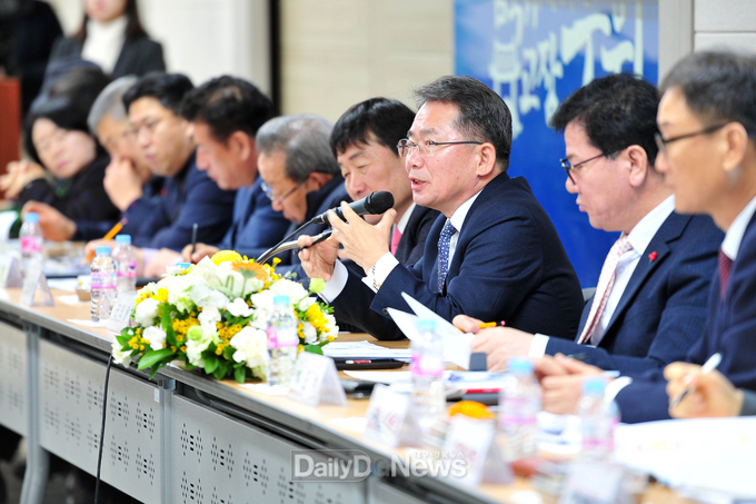 김진열 군위군수 새해 소통행보 위한 읍면 순회대화
