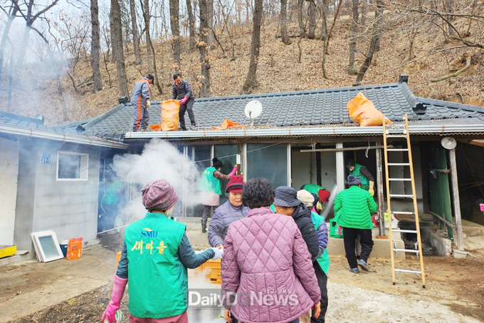 청송군새마을회 화재 피해가구 주거환경개선 봉사활동에 앞장서