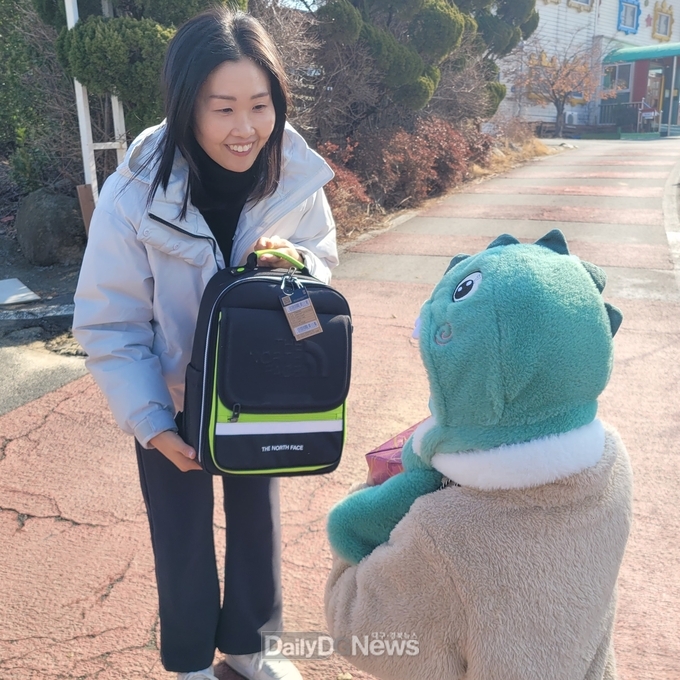 영천시 드림스타트, 책가방 지원으로 꿈의 첫걸음 응원