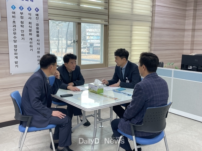 제26대 정상원 부시장, 직원 격려 위해 내서면 행정복지센터 방문