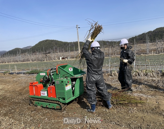 구미시, 영농부산물 파쇄지원으로 불법소각 근절