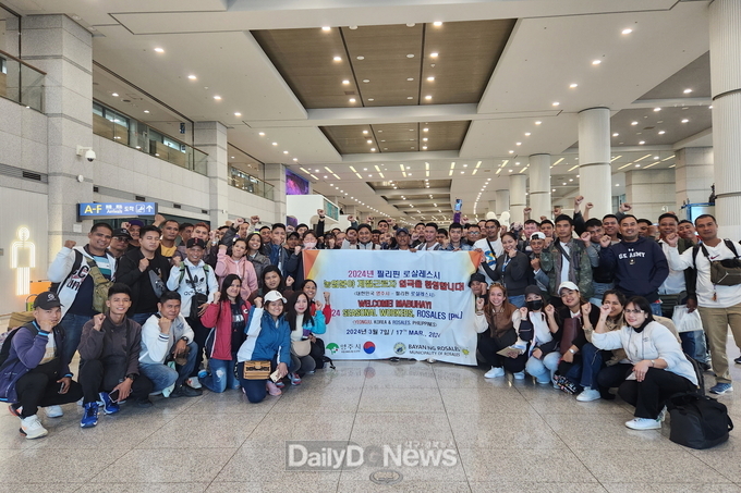 영주시 영농파트너 필리핀 로살레스시 계절근로자 67명이 7일 입국했다(입국 기념사진)