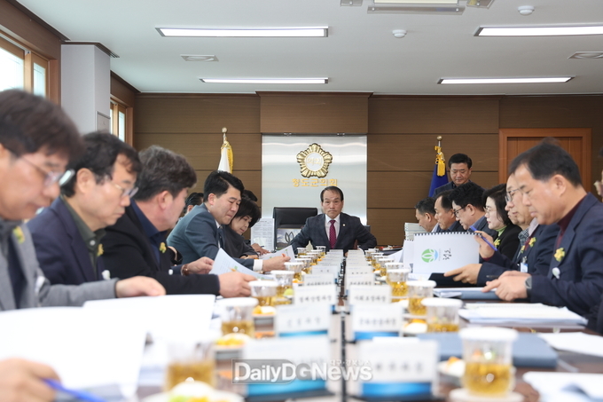 <br>
<br>
<br>
청도군의회, 3월 정례간담회 개최
