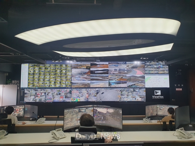  CCTV 관제요원 적극 대응, 미귀가자 가족 품으로(스마트도시통합센터 내부)